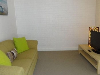 Ironbark - Deluxe Family Townhouse - Holiday Find 5