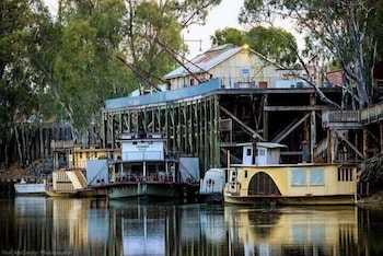Echuca Moama Holiday Accommodation 2 - Holiday Find 3