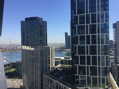 Wyndel Apartments Riverside On Collins - Holiday Find 2