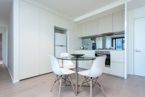 Wyndel Apartments Riverside On Collins - Holiday Find 6