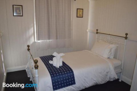 YesterYear On West - Holiday Find 7