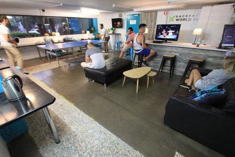 Chill Backpackers - Holiday Find 4