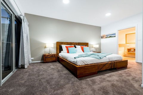 Ulverstone River Edge Apartments - Holiday Find 3