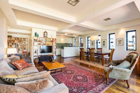 BELLE, 2BDR Melbourne Apartment - Holiday Find 0