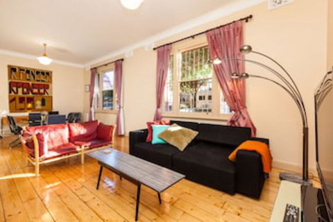 MADELINE, 1BDR Fitzroy Apartment - Holiday Find 0