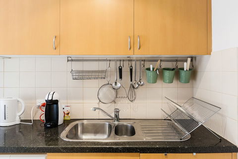 NAOMI, 2BDR South Melbourne Apartment - Holiday Find 2