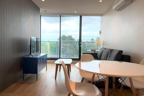 ReadySet Apartments On Emerald - Holiday Find 4