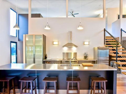Architecturally Designed Beach House - Holiday Find 4