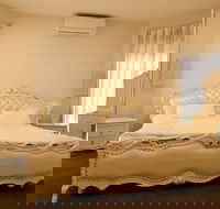 Signature Townhouse in Doncaster - Holiday Find