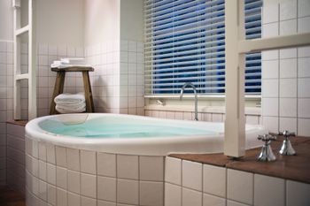 Red Earth Rock - Holiday Find 3