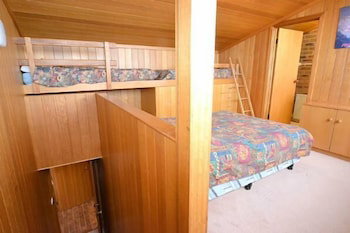 Lawlers 40 - Holiday Find 5