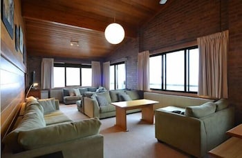 Lawlers 40 - Holiday Find 4