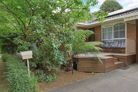 Woody's In Central Bright - Holiday Find 4