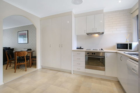 Woody's In Central Bright - Holiday Find 3