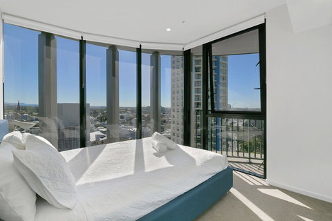 Executive City Getaway - Holiday Find 3