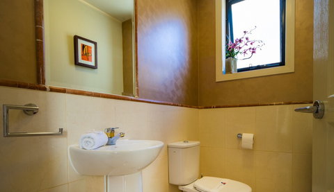 LUXE At Sanctuary Cove - Holiday Find 0