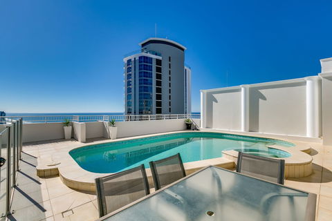 Golden Gate Resort - Holiday Find 3