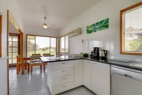 Stradbroke - Holiday Find 4