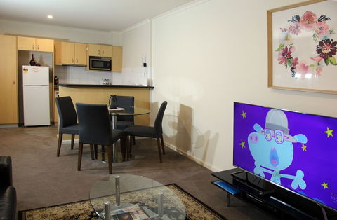 Adelaide City Apartment - 3BR, 2Bath & Carpark - Holiday Find 5