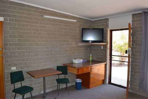 Shamrock Hotel Motel Balranald - Holiday Find 6