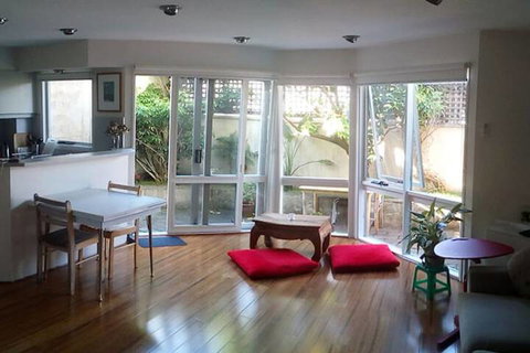 Charles Rooms Guesthouse - Holiday Find 2