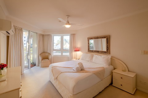 Resort-Style Apartment Opposite Beach - Holiday Find 3