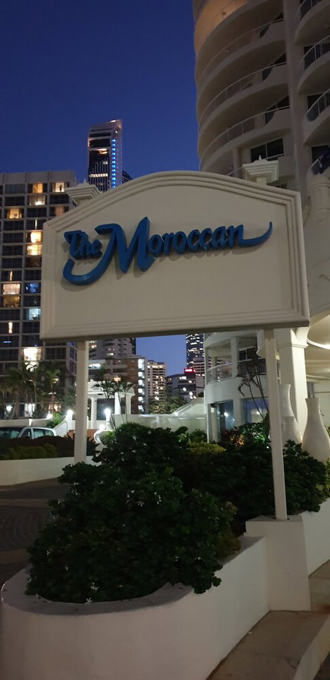 Resort-Style Apartment Opposite Beach - Holiday Find 0