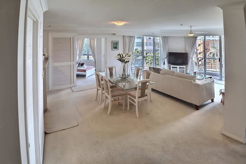 Resort-Style Apartment Opposite Beach - Holiday Find 4