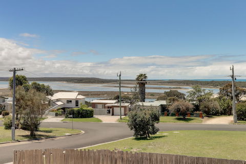 Outlook Views - Holiday Find 0