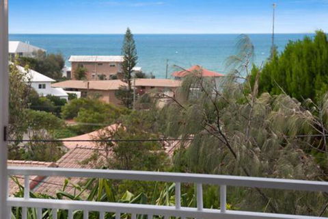 Carolyns Beach House - Holiday Find 7