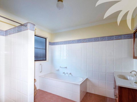 Elandra - Holiday Find 3