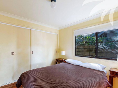 Elandra - Holiday Find 1