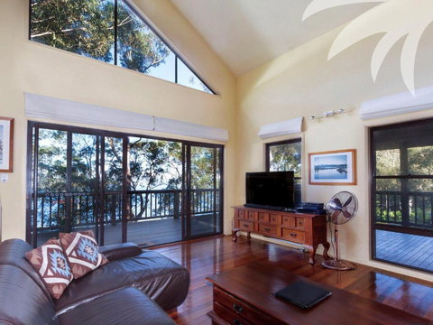 Elandra - Holiday Find 6