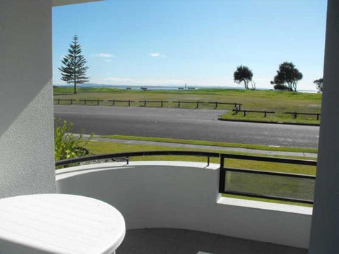 Hi Surf Unit 2 92 Head Street Forster - Holiday Find 6