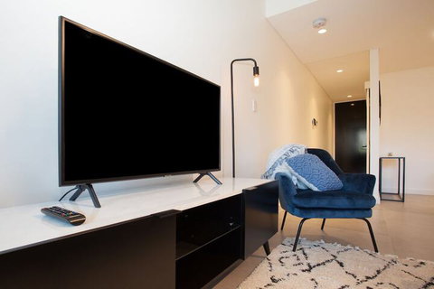 Woolloomooloo Anchorage - Holiday Find 2