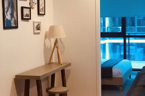 Mid City Apartment - Holiday Find 4