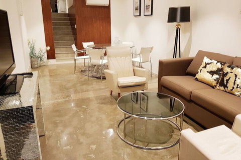 Darling Harbour Modern 2 Bedroom Terrace - Holiday Find 6