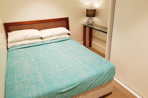 Darling Harbour Modern 2 Bedroom Terrace - Holiday Find 1