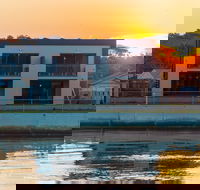 Ulverstone Waterfront Apartments - Holiday Find