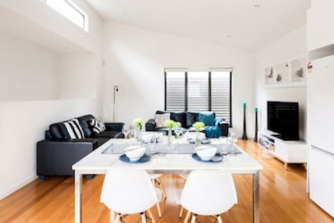 Centrepoint Units Ivanhoe - Holiday Find 0