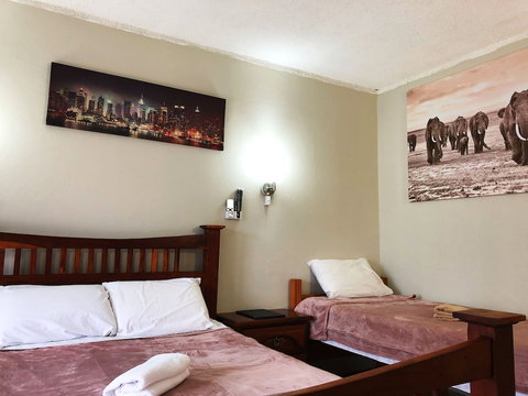 Central Jetty Motel - Holiday Find 4