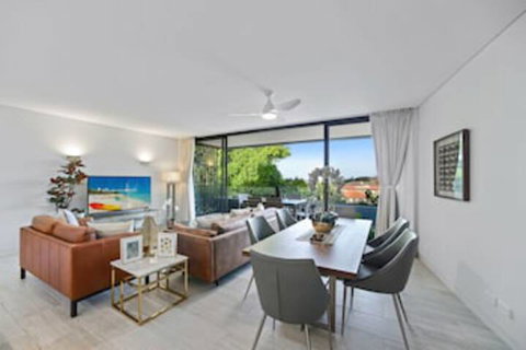 HomeHotel Ultra Luxurious 3 Bedroom Penthouse - Holiday Find 0