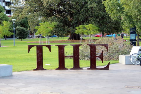 Adelaide Central Apartment - 3BR, 2Bath & Carpark - Holiday Find 0