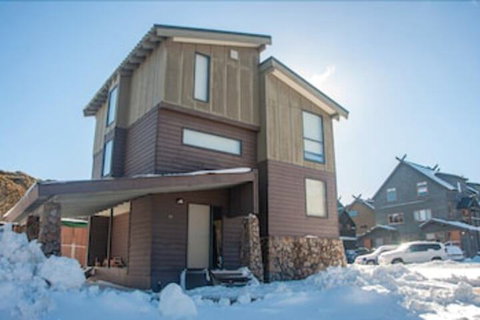 Winterfell - Holiday Find 0