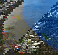 Lakeside Inn - Holiday Find