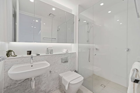 HomeHotel Brand New Ultra Luxe Apartment - Holiday Find 2