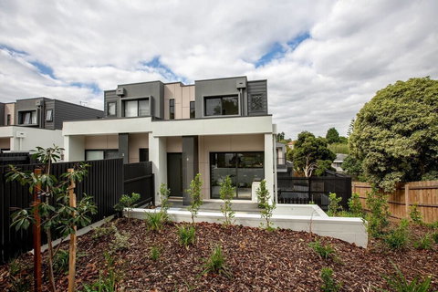 92 Brand New Doncaster Local House - Holiday Find 1