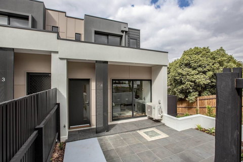 92 Brand New Doncaster Local House - Holiday Find 0