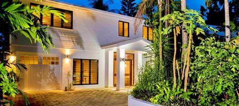 Oceans Edge Beach House At Oak Beach - Holiday Find 1