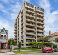 Exquisite 2 Bedroom Beach City Views - Holiday Find